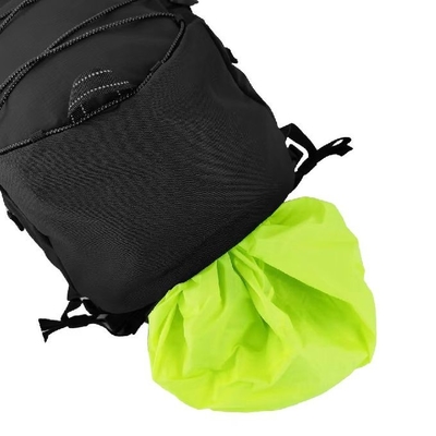 Leichter Wasser-beständiger Sport im Freien reist, Rucksack mit Regenhaube wandernd